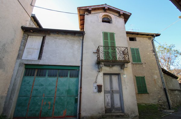 casa indipendente in vendita a Laino