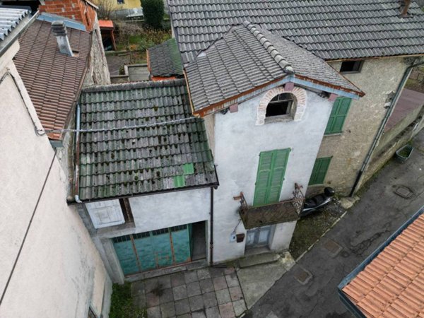 casa indipendente in vendita a Laino