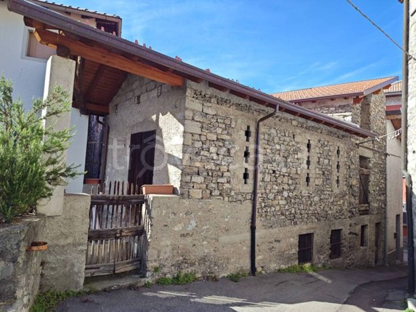 appartamento in vendita a Laino