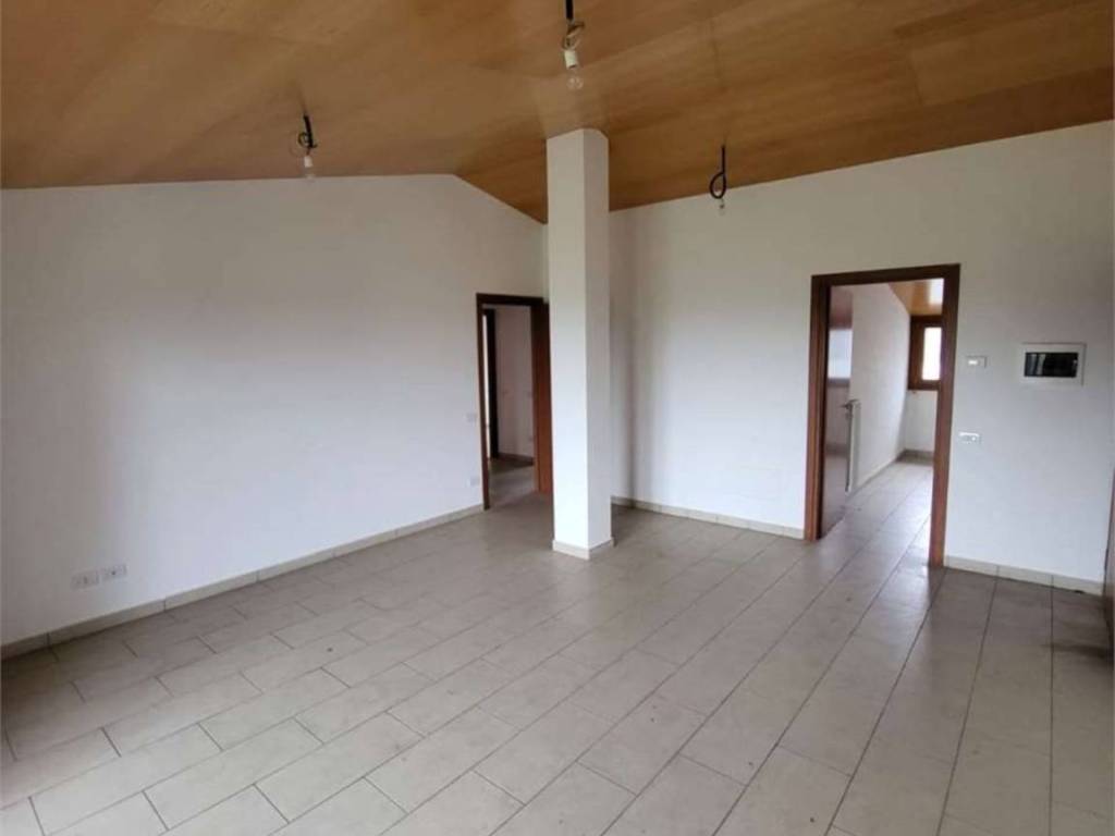appartamento in vendita a Lambrugo