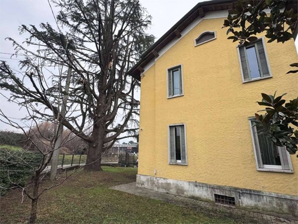 casa indipendente in vendita a Lambrugo