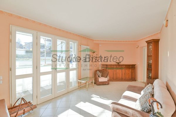 appartamento in vendita a Lambrugo