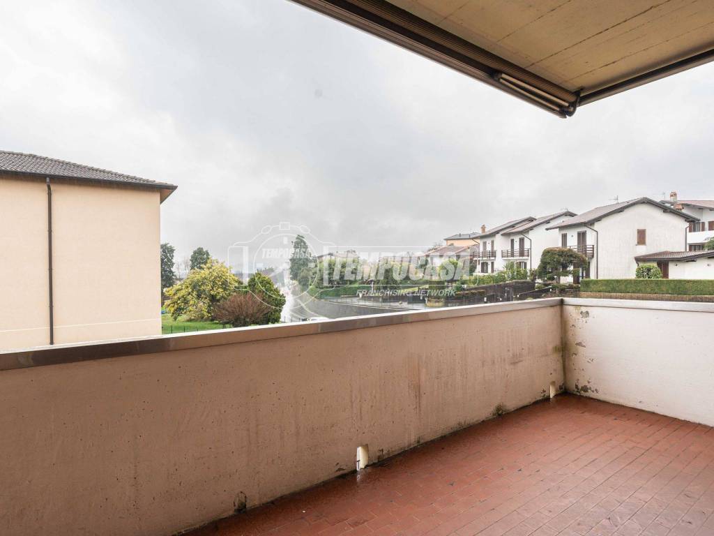 appartamento in vendita a Lambrugo