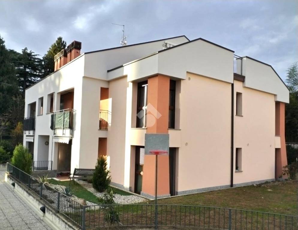 appartamento in vendita a Lambrugo
