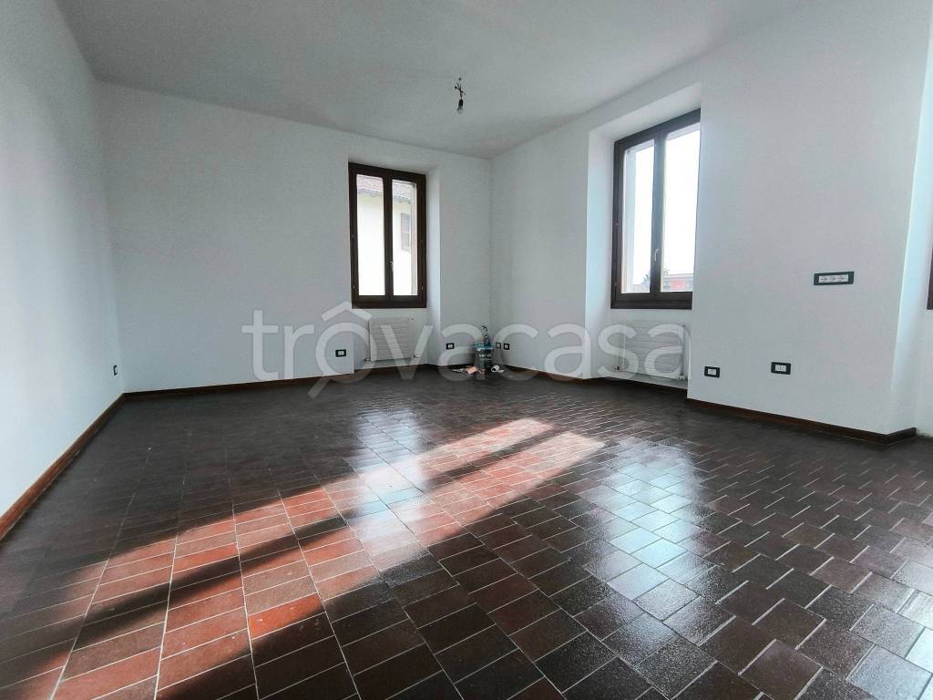appartamento in vendita a Lambrugo in zona Momberto