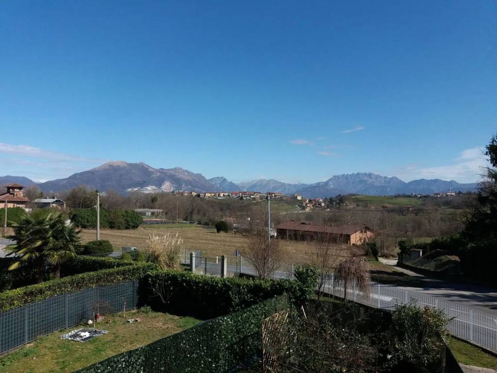 appartamento in vendita a Lambrugo