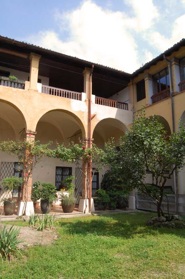 appartamento in vendita a Lambrugo in zona Momberto
