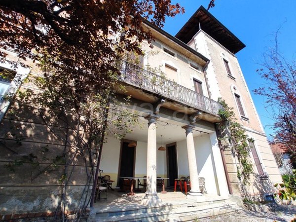 casa indipendente in vendita a Lambrugo in zona Momberto