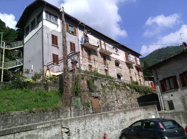appartamento in vendita a Lasnigo
