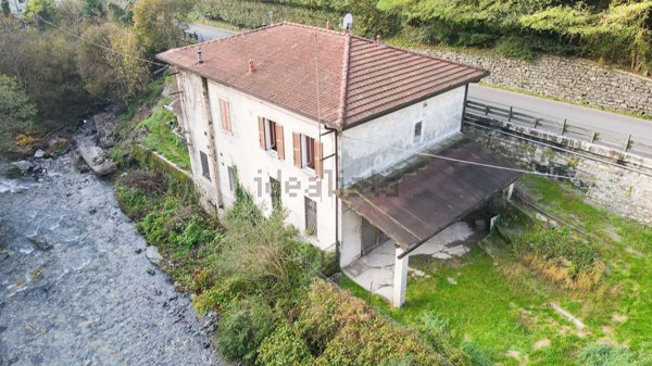 appartamento in vendita a Lasnigo