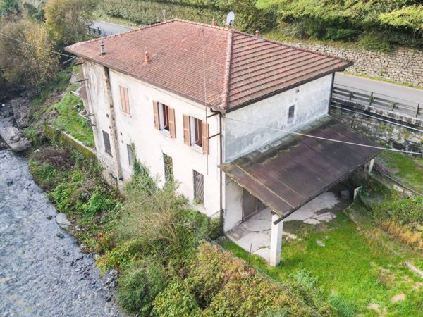 appartamento in vendita a Lasnigo