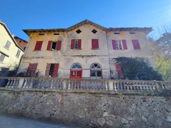 casa indipendente in vendita a Lasnigo