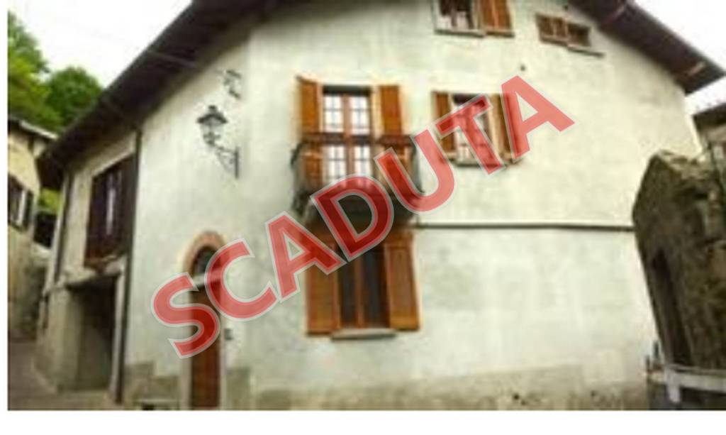 appartamento in vendita a Lasnigo