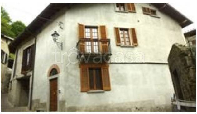 casa indipendente in vendita a Lasnigo