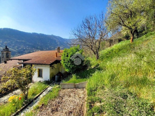 casa indipendente in vendita a Lasnigo