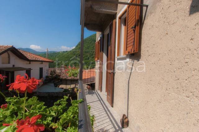 appartamento in vendita a Lasnigo