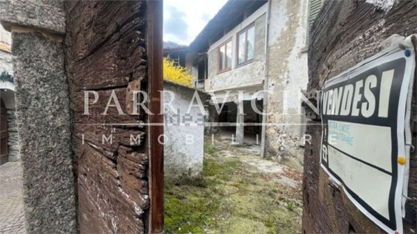 casale in vendita a Lasnigo