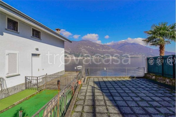 casa indipendente in vendita a Lezzeno