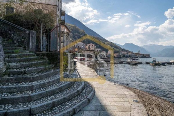 casa indipendente in vendita a Lezzeno