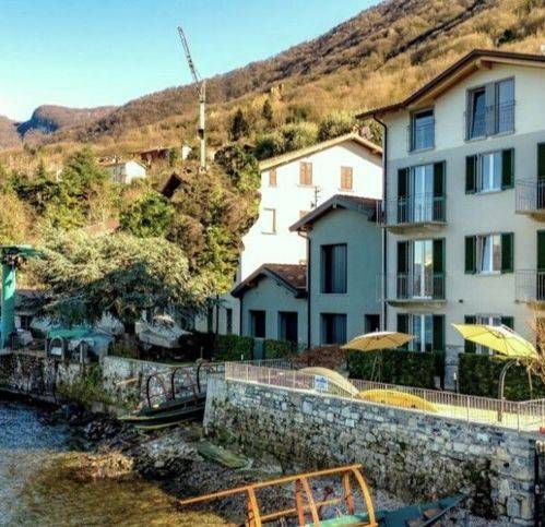 appartamento in vendita a Lezzeno