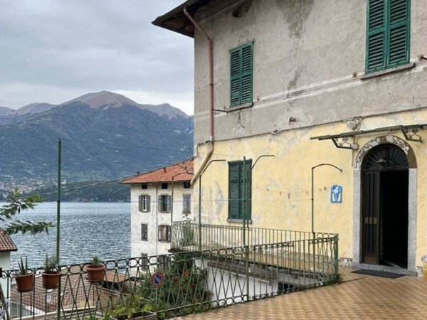 appartamento in vendita a Lezzeno