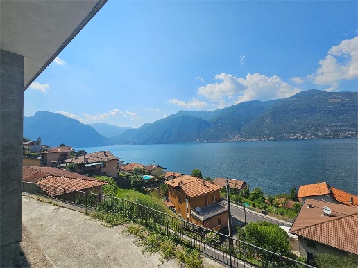 casa indipendente in vendita a Lezzeno