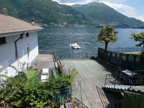 casa indipendente in vendita a Lezzeno