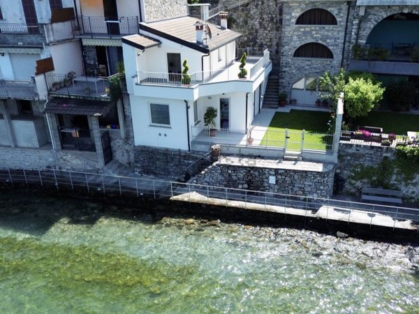 casa indipendente in vendita a Lezzeno