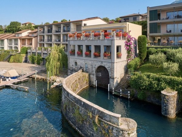 casa indipendente in vendita a Lezzeno