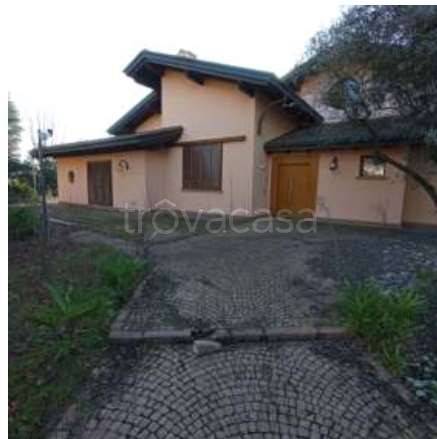 casa indipendente in vendita a Limido Comasco