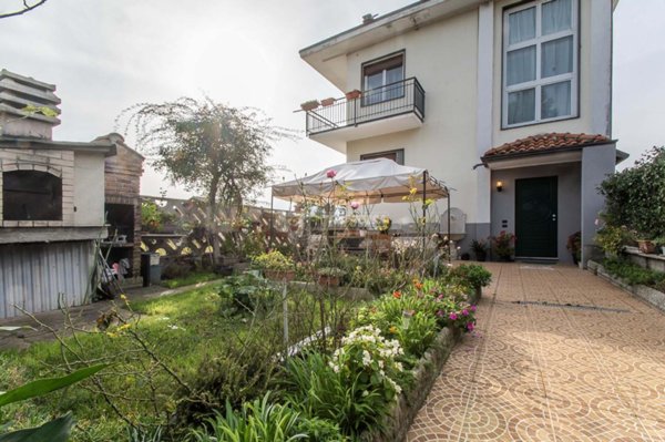casa indipendente in vendita a Limido Comasco