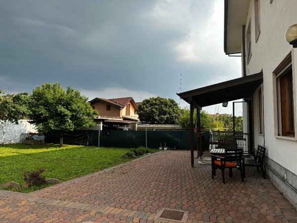 appartamento in vendita a Limido Comasco