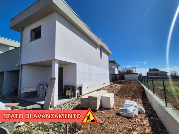 casa indipendente in vendita a Limido Comasco in zona Cascina Restelli