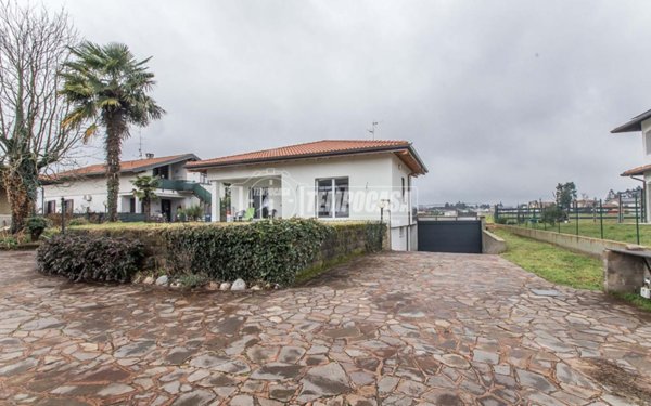 casa indipendente in vendita a Limido Comasco