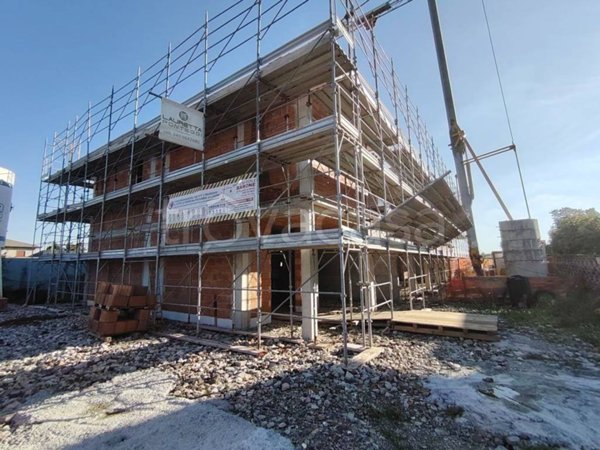 casa indipendente in vendita a Limido Comasco