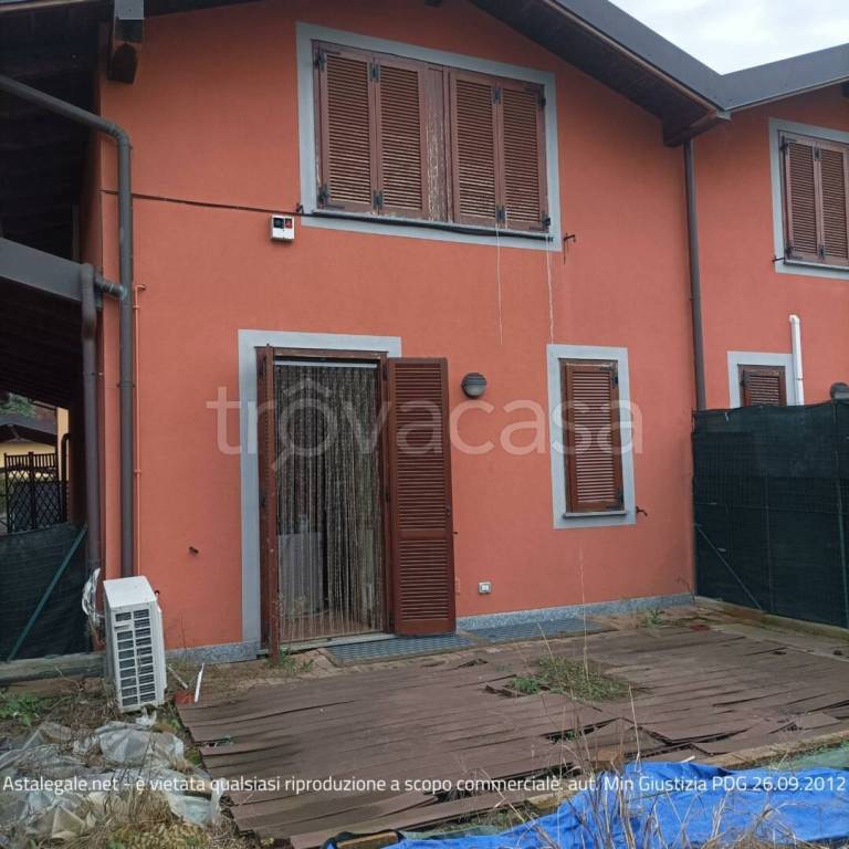 casa indipendente in vendita a Limido Comasco