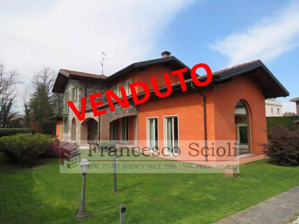 casa indipendente in vendita a Limido Comasco