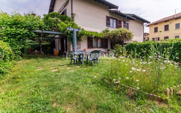 casa indipendente in vendita a Limido Comasco