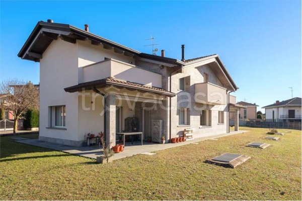 casa indipendente in vendita a Limido Comasco