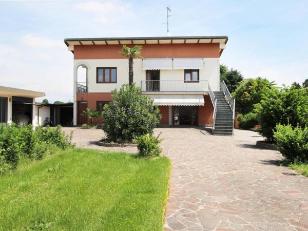 casa indipendente in vendita a Limido Comasco in zona Cascina Restelli