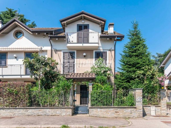 casa indipendente in vendita a Limido Comasco in zona Cascina Restelli