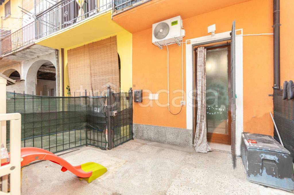 casa indipendente in vendita a Limido Comasco