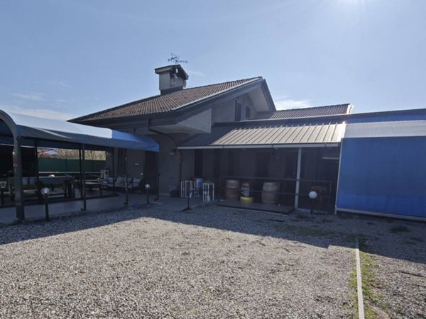 negozio in vendita a Limido Comasco