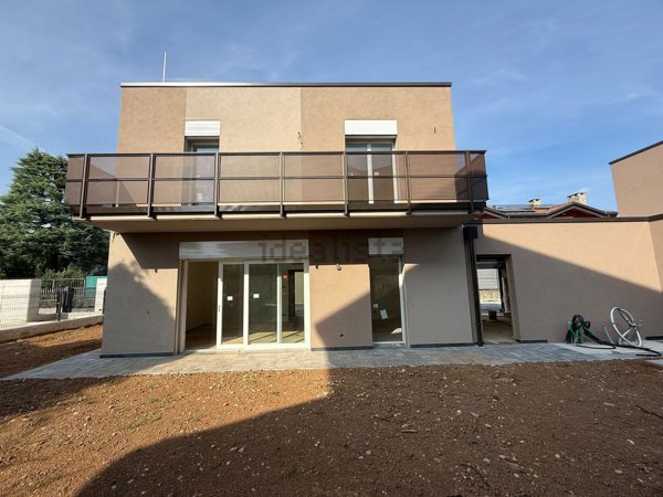 casa indipendente in vendita a Limido Comasco