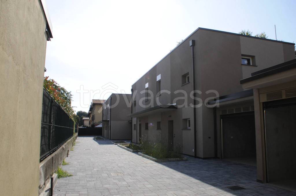 casa indipendente in vendita a Limido Comasco