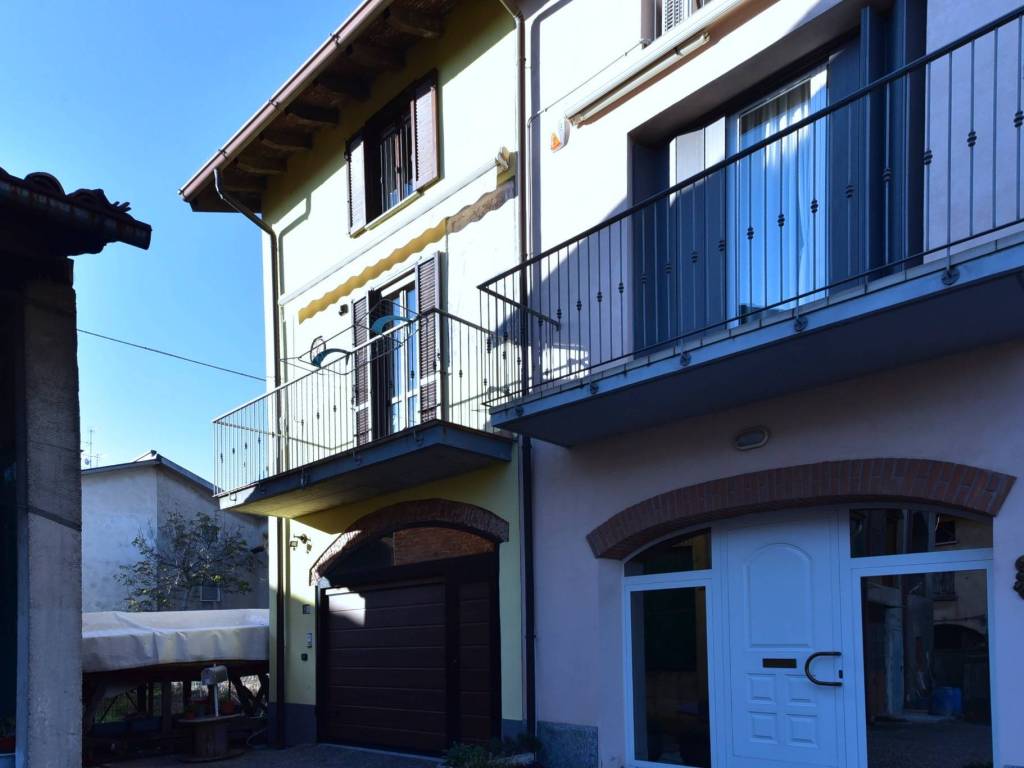 casa indipendente in vendita a Limido Comasco in zona Cascina Restelli