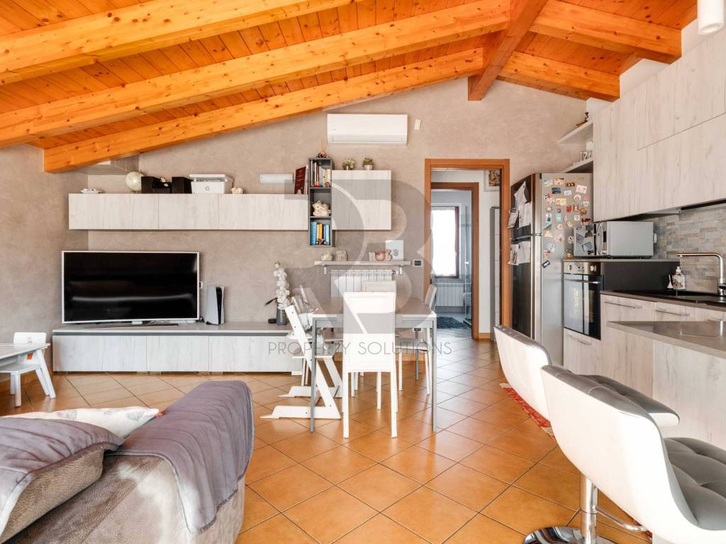 appartamento in vendita a Limido Comasco