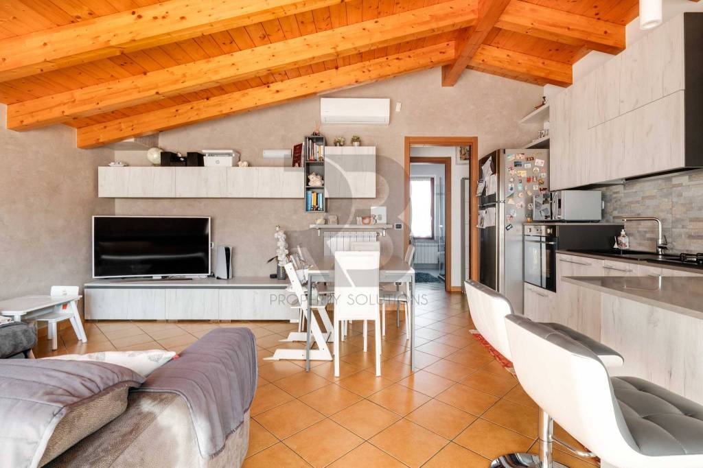 appartamento in vendita a Limido Comasco