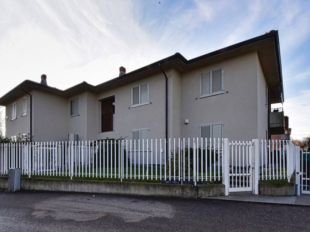 appartamento in vendita a Limido Comasco in zona Cascina Restelli