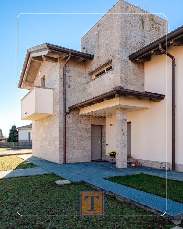 casa indipendente in vendita a Limido Comasco